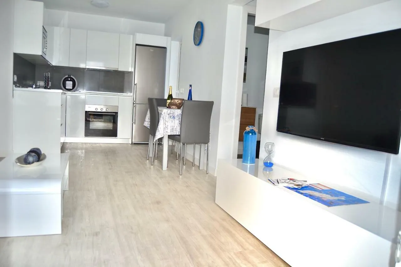 Flower Beach Deluxe Playa Honda Apartman