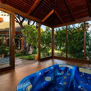 https://casa-los-laureles.es-andalucia.com
